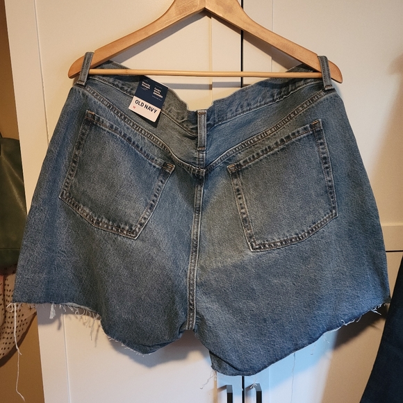 Women's jean shorts, Size 18, Old Navy - Picture 2 of 4